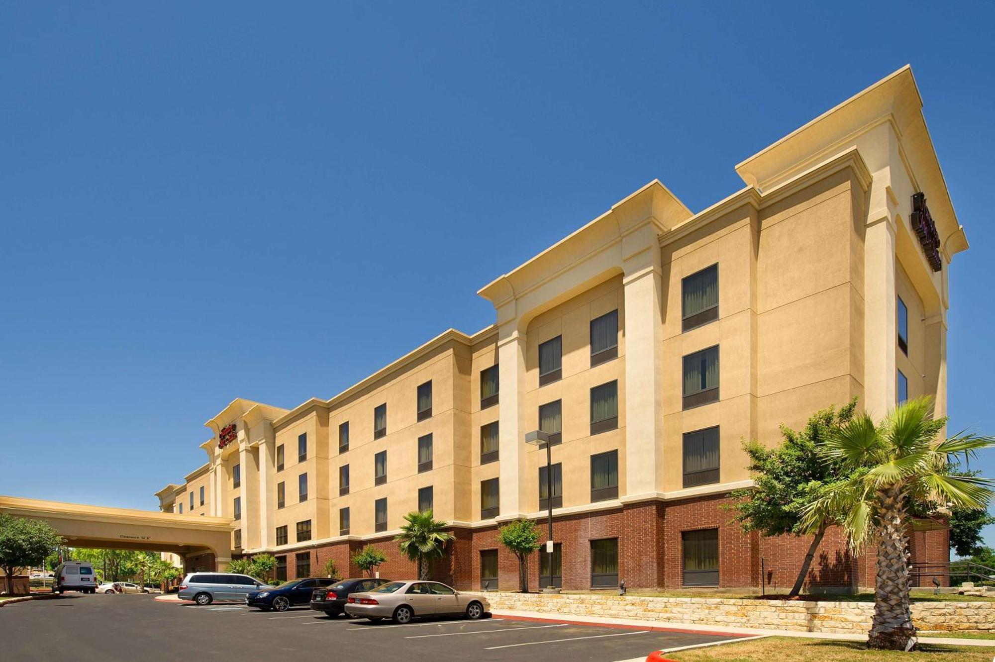 Hampton Inn And Suites San Antonio Airport Εξωτερικό φωτογραφία